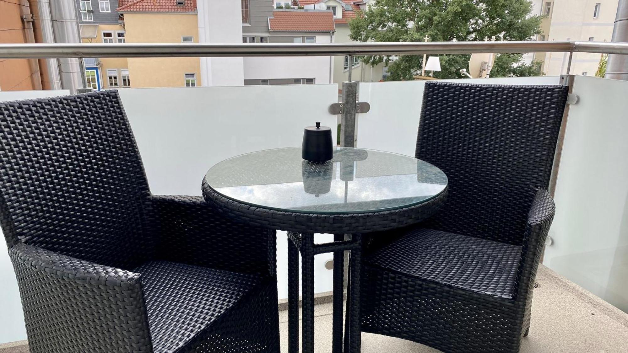 Discovair - Eisenach Karl14 - Vollausgestattete Apartments Mit Netflix In Der Fussgaengerzone الغرفة الصورة